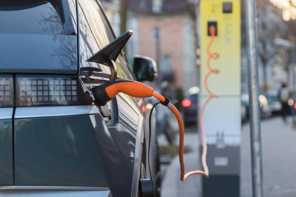 E-Auto bzw. Stromer am Ladepunkt