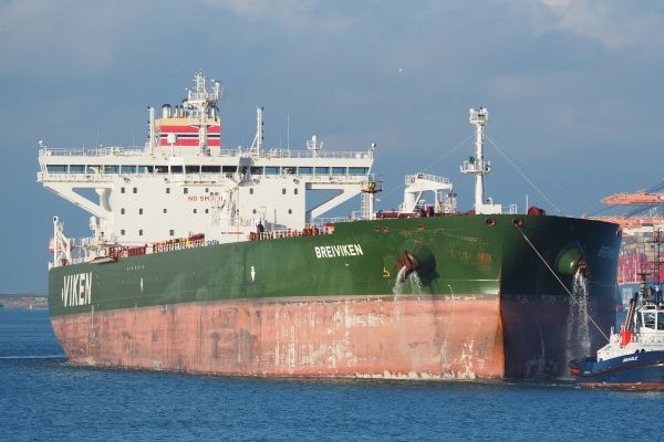 Reichstag in Berlin bei Sonnenschein