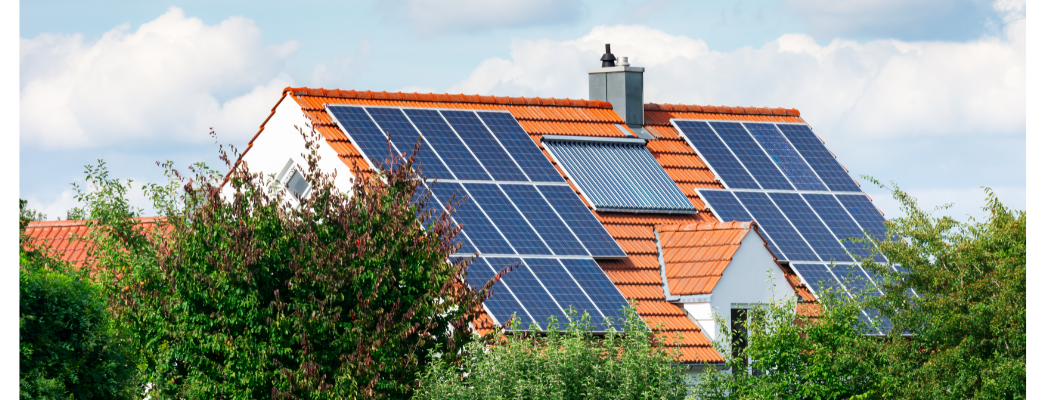 Dach mit Solaranlage